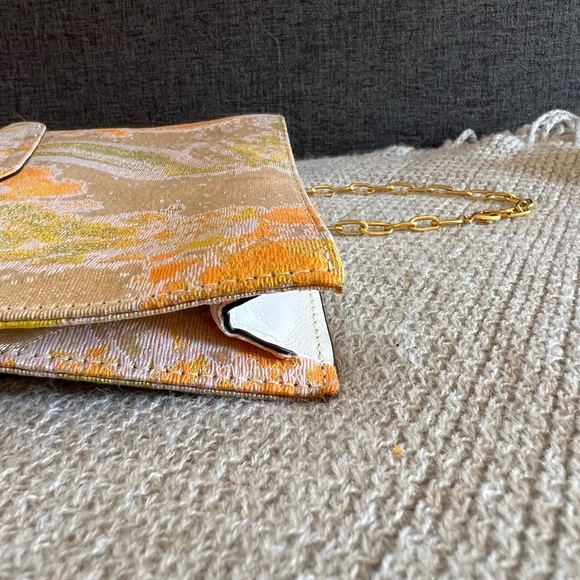 ⭐️ RARE Hayward "Bobby” Jacquard Clutch in light pink ⭐️ Hard to find print - Picture 8 of 15